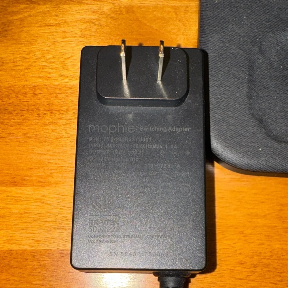 Mophie Dual Wireless Charging Pad in Dark Gray